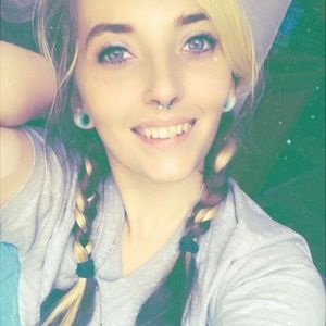 Meet your Posher, Brooke